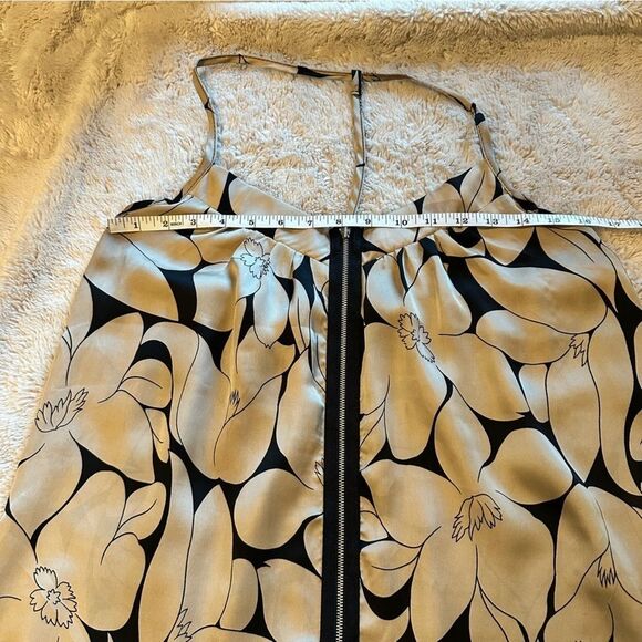 Floral Zip Front Floral Blouse Tank - Picture 4 of 9